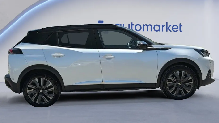 PEUGEOT 2008 e-2008 GT Pack