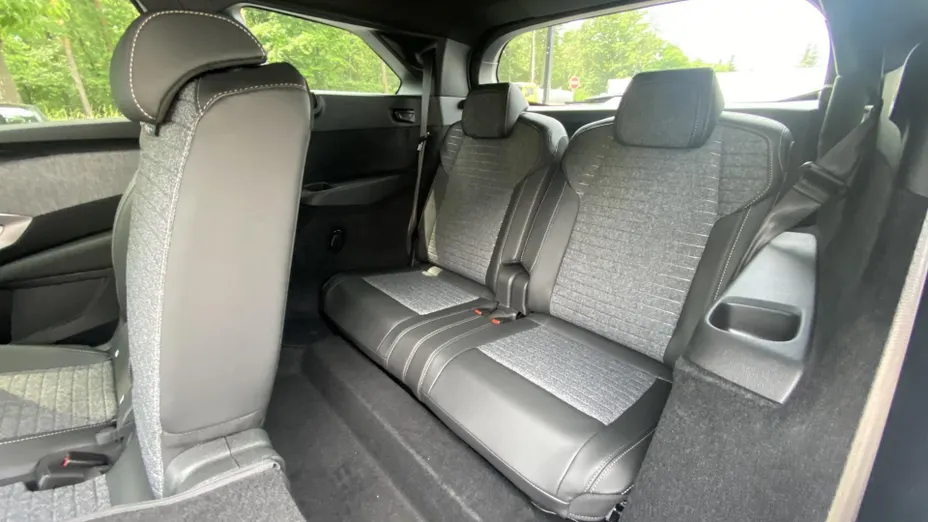 PEUGEOT 5008 5008 1.2 PureTech mHEV Allure S&S e-DCS6 Nowy