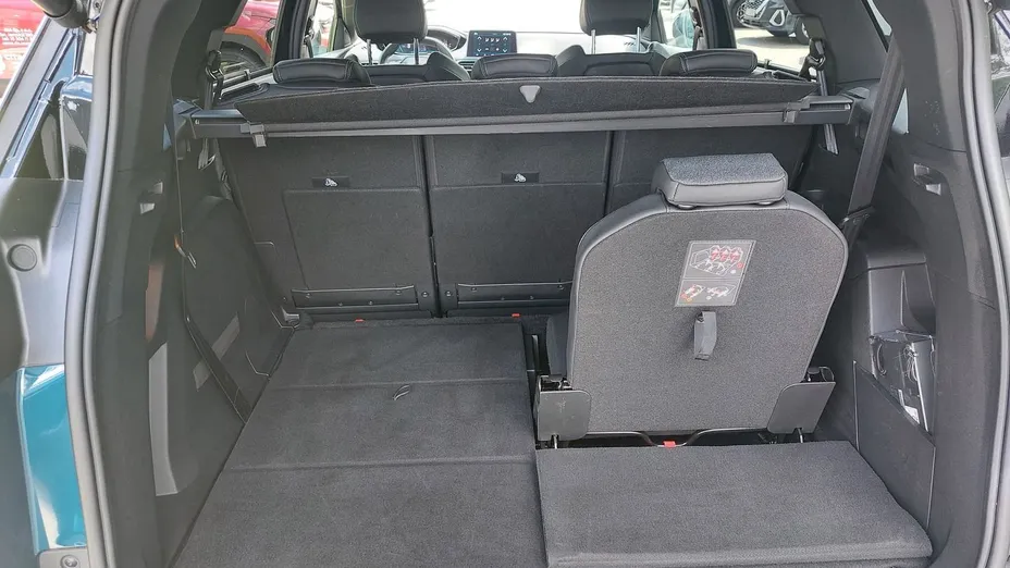 PEUGEOT 5008 5008 1.2 PureTech Allure Pack S&S EAT8