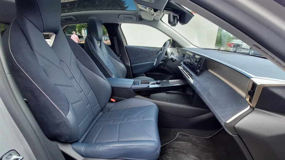 DS N°8 N°8 97.2kWh Long Range AWD Jules Verne