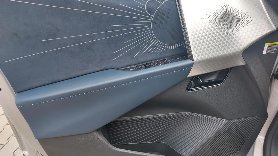 DS N°8 N°8 97.2kWh Long Range AWD Jules Verne