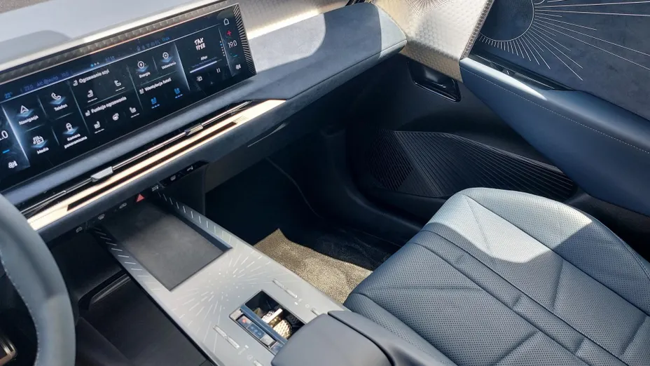 DS N°8 N°8 97.2kWh Long Range AWD Jules Verne