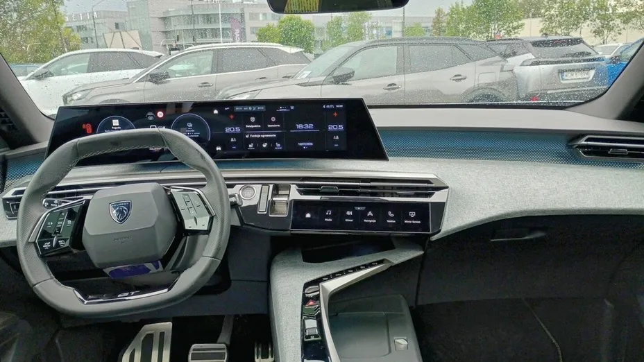 PEUGEOT 3008 e-3008 97kWh GT