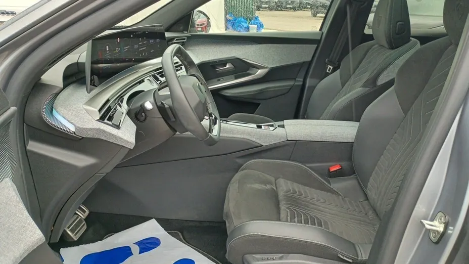 PEUGEOT 3008 e-3008 97kWh GT