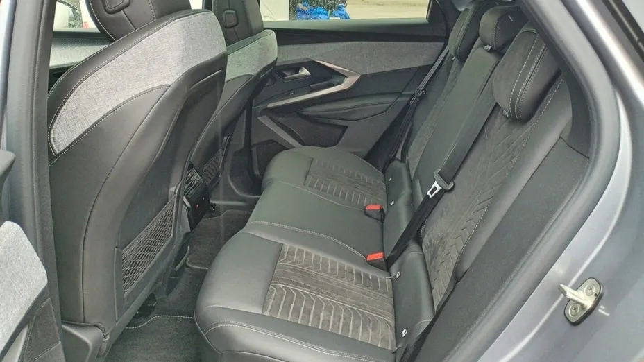 PEUGEOT 3008 e-3008 97kWh GT
