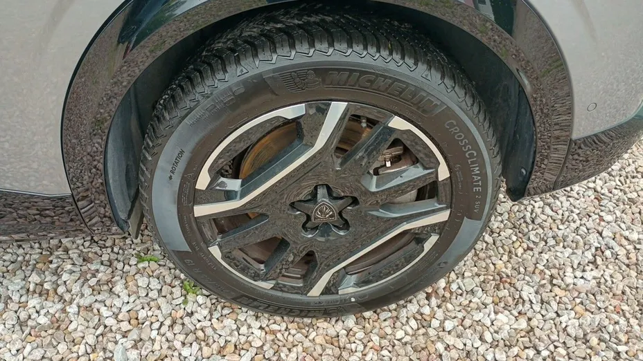 PEUGEOT 3008 e-3008 97kWh GT