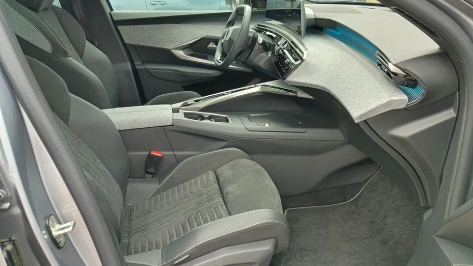 PEUGEOT 3008 e-3008 97kWh GT
