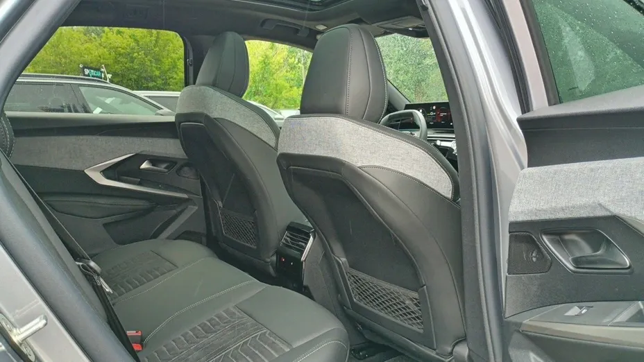 PEUGEOT 3008 e-3008 97kWh GT