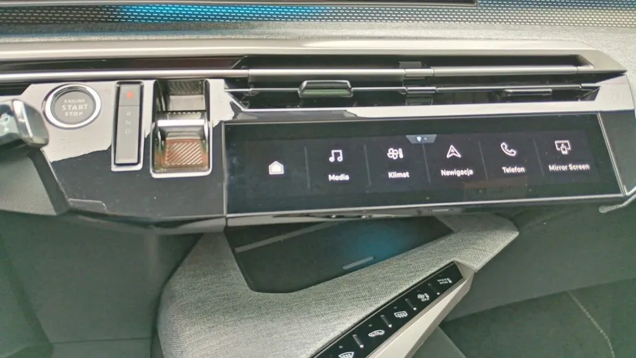 PEUGEOT 3008 e-3008 97kWh GT