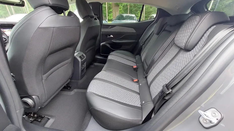 PEUGEOT 408 408 1.2 PureTech mHEV Allure S&S e-DSC6 Nowy