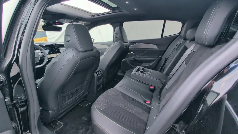 PEUGEOT 408 408 1.6 Plug-In Hybrid 225 GT EAT8