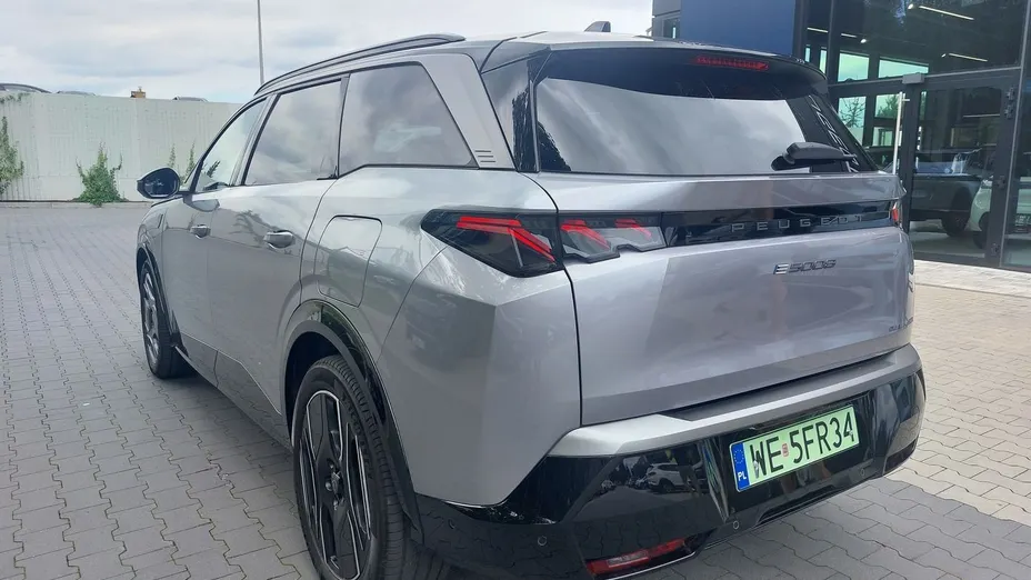 PEUGEOT 5008 e-5008 73kWh AWD Dual Motor GT Exclusive