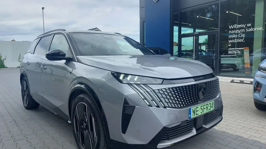 PEUGEOT 5008 e-5008 73kWh AWD Dual Motor GT Exclusive
