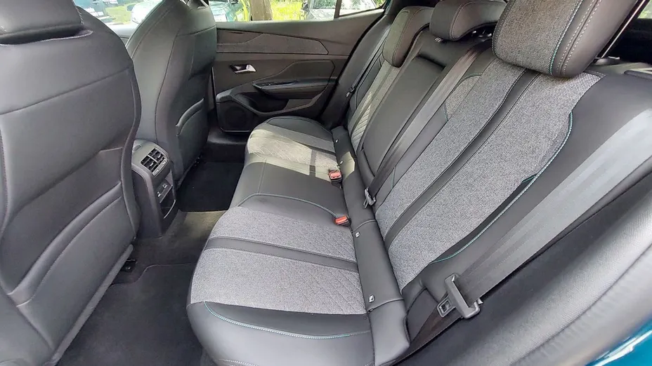 PEUGEOT 408 408 1.2 PureTech Allure Pack S&S EAT8