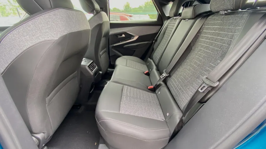 PEUGEOT 3008 3008 1.2 PureTech mHEV Allure e-DCS6 Nowy