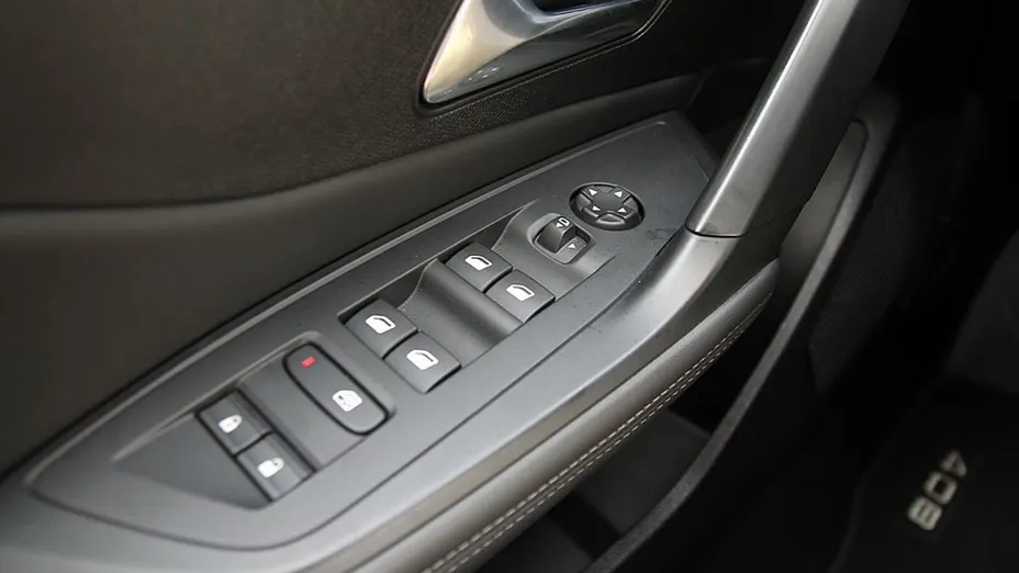 PEUGEOT 408 408 1.2 PureTech Allure S&S EAT8