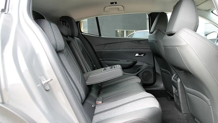 PEUGEOT 408 408 1.2 PureTech Allure S&S EAT8