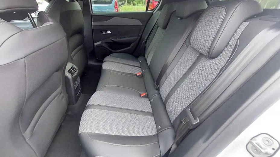 PEUGEOT 308 308 1.5 BlueHDi Allure S&S EAT8 Nowy