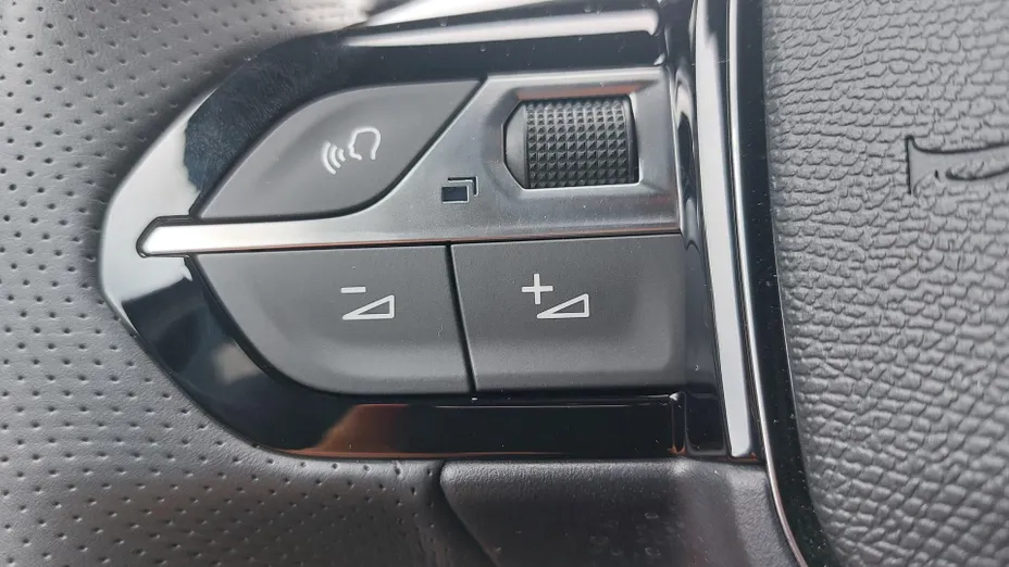 PEUGEOT 208 208 1.2 mHEV GT e-DCS6