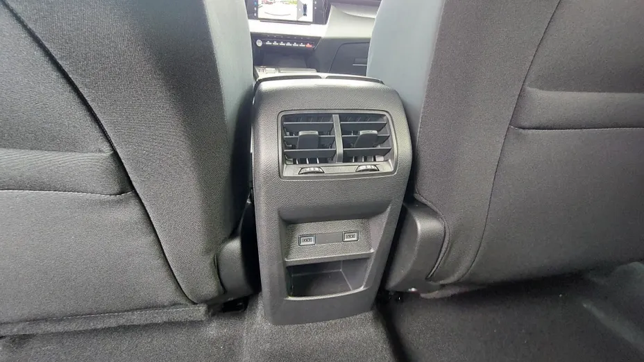 PEUGEOT 408 408 1.2 PureTech mHEV Business S&S e-DCS6 Nowy