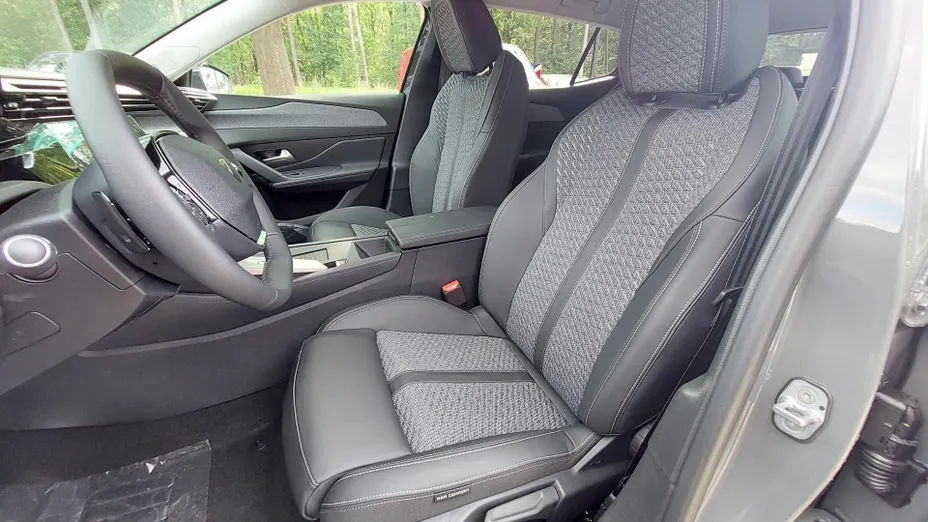 PEUGEOT 408 408 1.2 PureTech mHEV Business S&S e-DCS6 Nowy