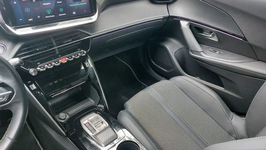 PEUGEOT 2008 2008 PureTech 130 GT S&S EAT8