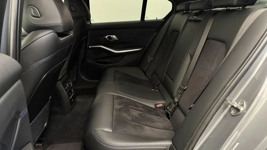 BMW Seria 3 318d M Sport aut