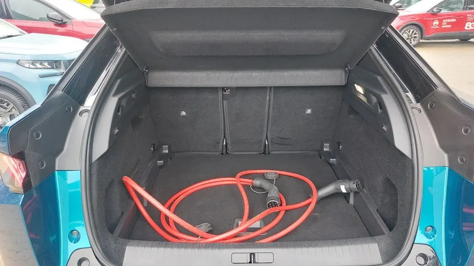 PEUGEOT 3008 e-3008 73kWh GT
