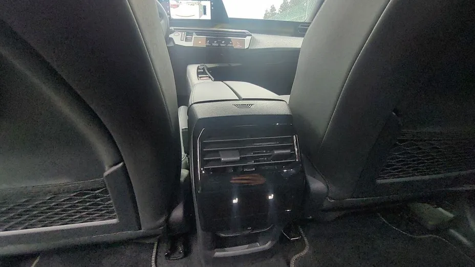 PEUGEOT 3008 e-3008 73kWh GT