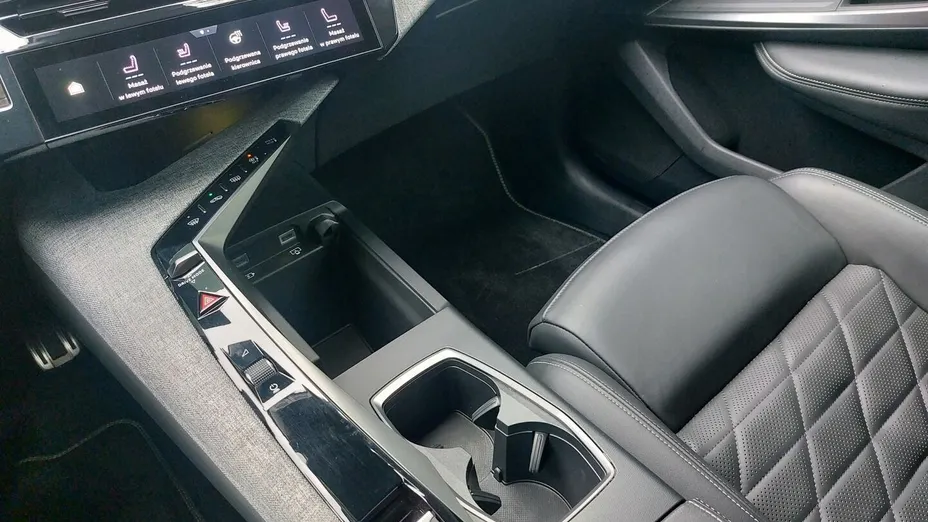 PEUGEOT 3008 e-3008 73kWh GT