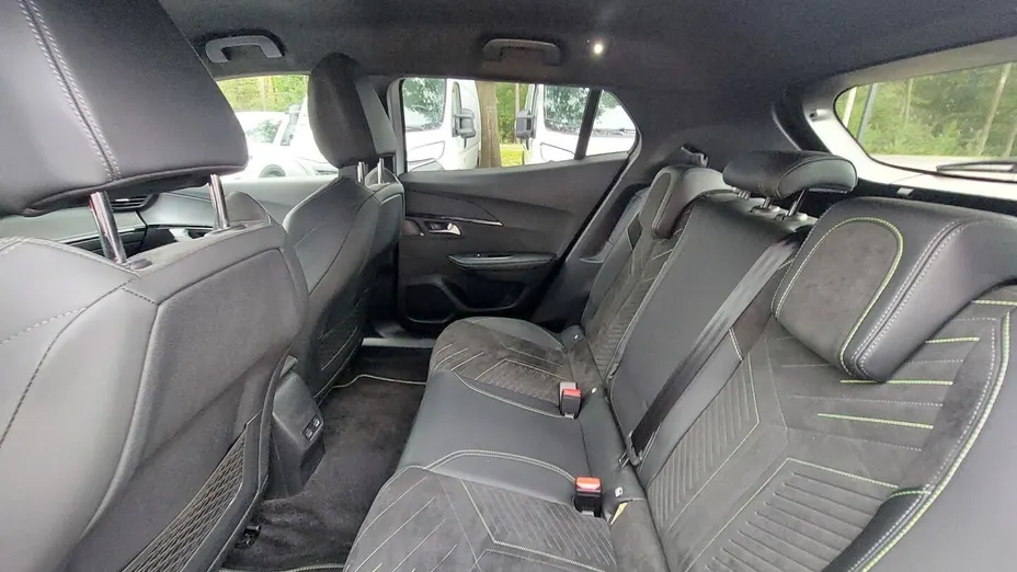 PEUGEOT 2008 e-2008 54kWh GT