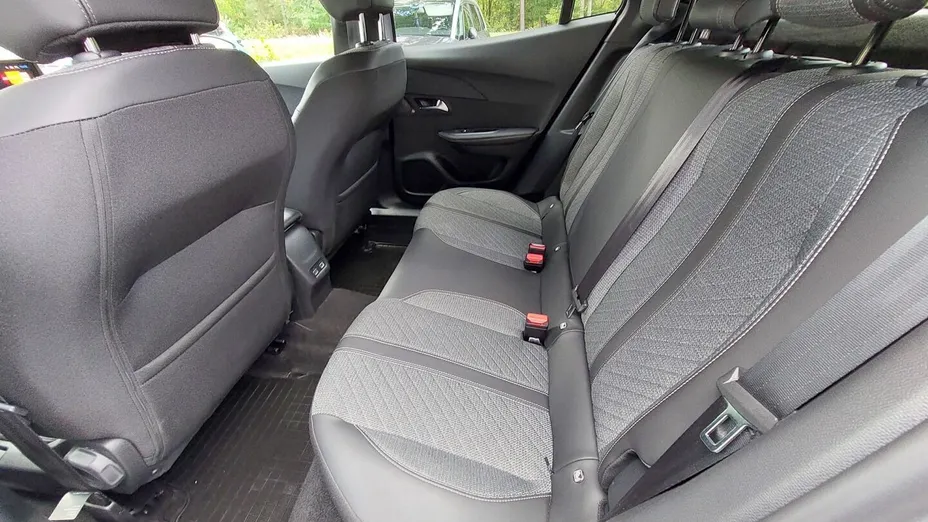 PEUGEOT 2008 2008 1.2 PureTech Allure S&S EAT8