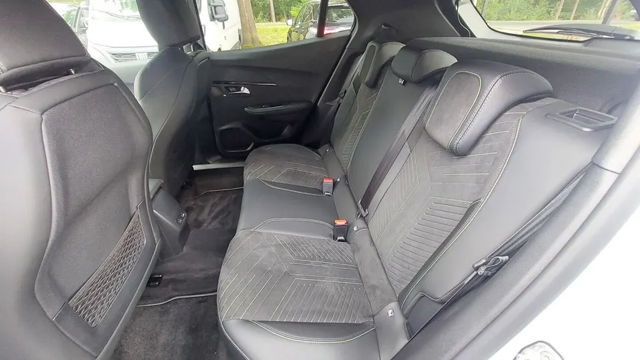 PEUGEOT 2008 2008 PureTech mHEV GT e-DCS6