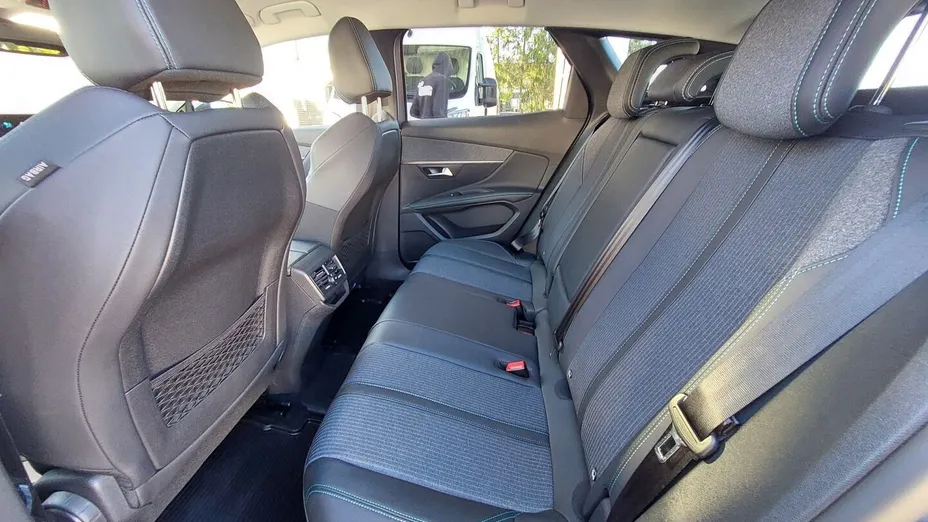 PEUGEOT 3008 3008 1.2 PureTech Allure Pack S&S EAT8