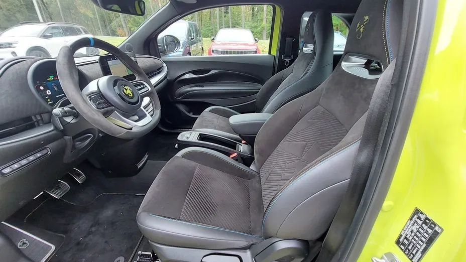 ABARTH 500 500Ce 37.8kWh Turismo