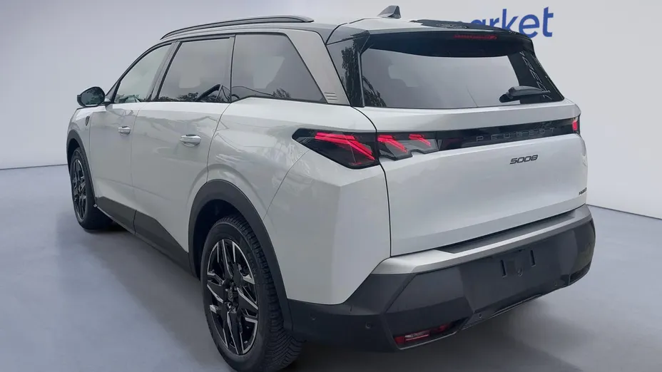 PEUGEOT 5008 5008 1.2 PureTech mHEV GT Exclusive S&S e-DCS6 Nowy