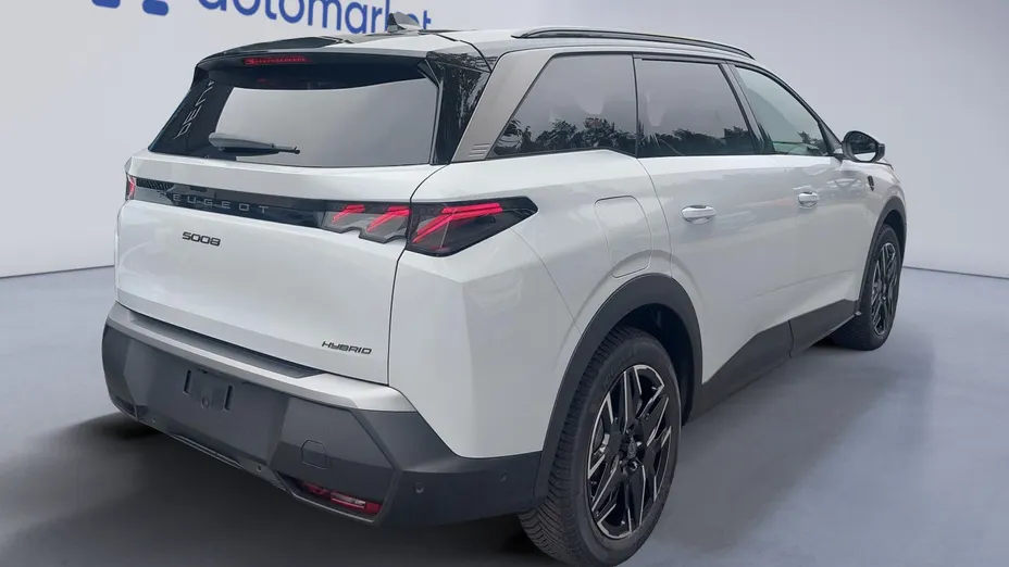 PEUGEOT 5008 5008 1.2 PureTech mHEV GT Exclusive S&S e-DCS6 Nowy