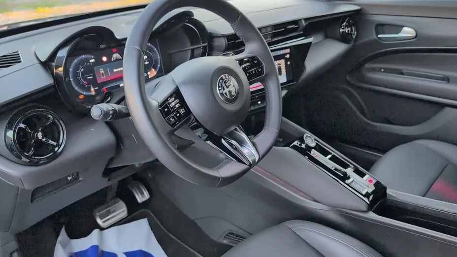 ALFA ROMEO Junior Junior 1.2 mHEV Ibrida Speciale eDCT