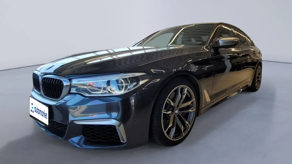BMW Seria 5 M550i xDrive sport-aut
