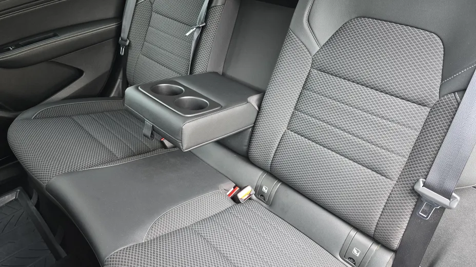 RENAULT Arkana Arkana 1.6 E-TECH Intens MMT