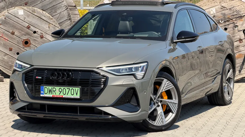AUDI e-tron Sportback -