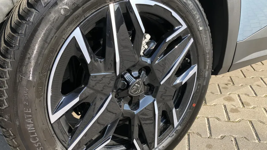 PEUGEOT 3008 3008 1.2 PureTech mHEV Allure e-DCS6 Nowy