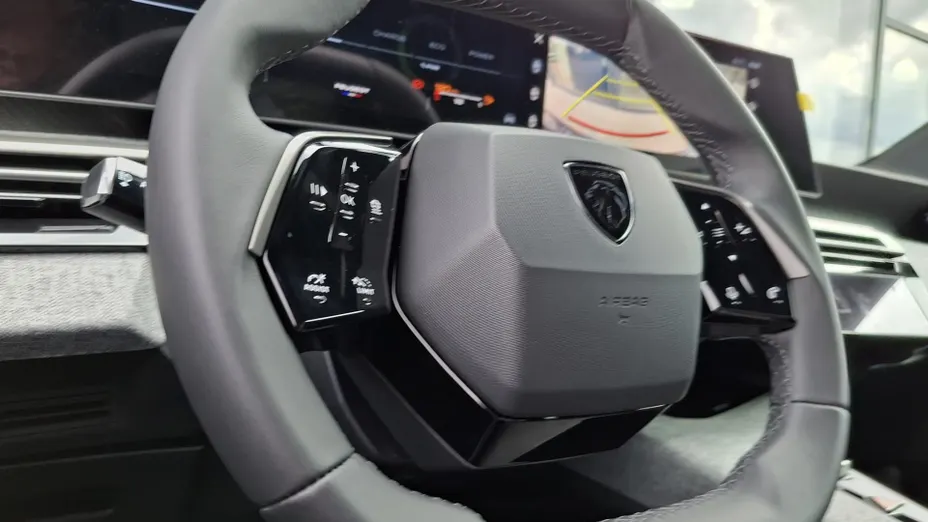 PEUGEOT 3008 3008 1.2 PureTech mHEV Allure e-DCS6 Nowy