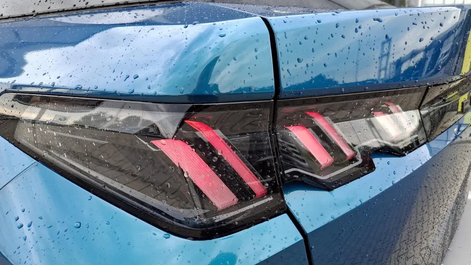 PEUGEOT 3008 3008 1.2 PureTech mHEV Allure e-DCS6 Nowy