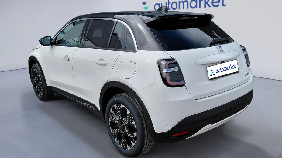 FIAT 600 600 1.2 Turbo Hybrid La Prima eDCT Nowy