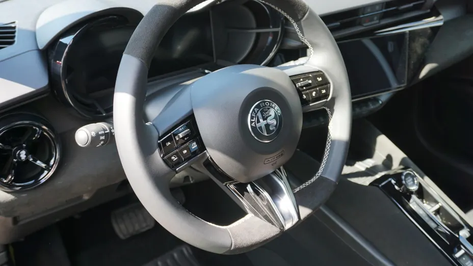 ALFA ROMEO Junior Junior 54kWh Sport Speciale Nowy