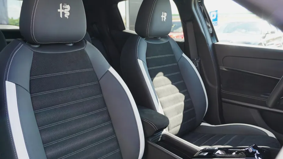 ALFA ROMEO Junior Junior 54kWh Sport Speciale Nowy