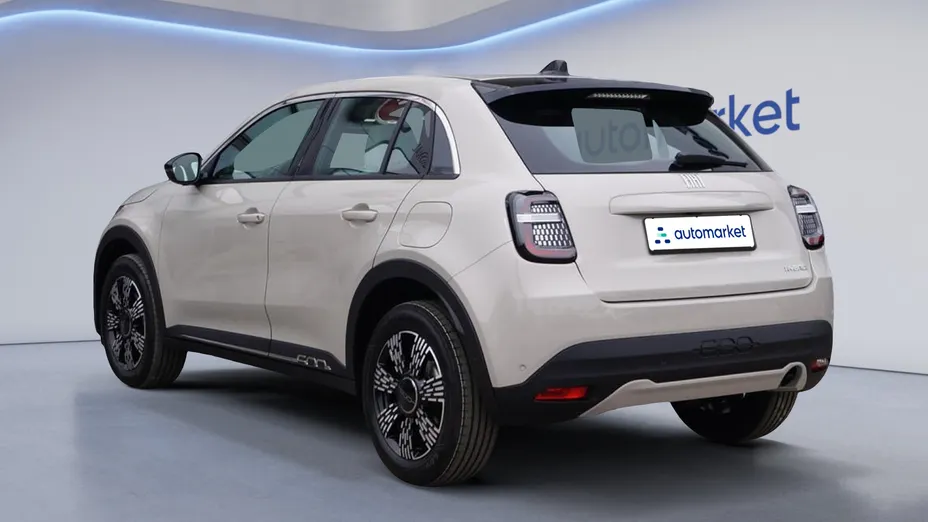 FIAT 600 600 1.2 Turbo Hybrid La Prima eDCT Nowy