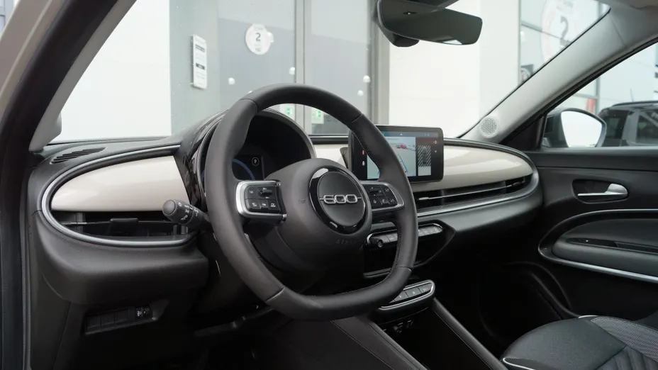 FIAT 600 600 1.2 Turbo Hybrid La Prima eDCT Nowy