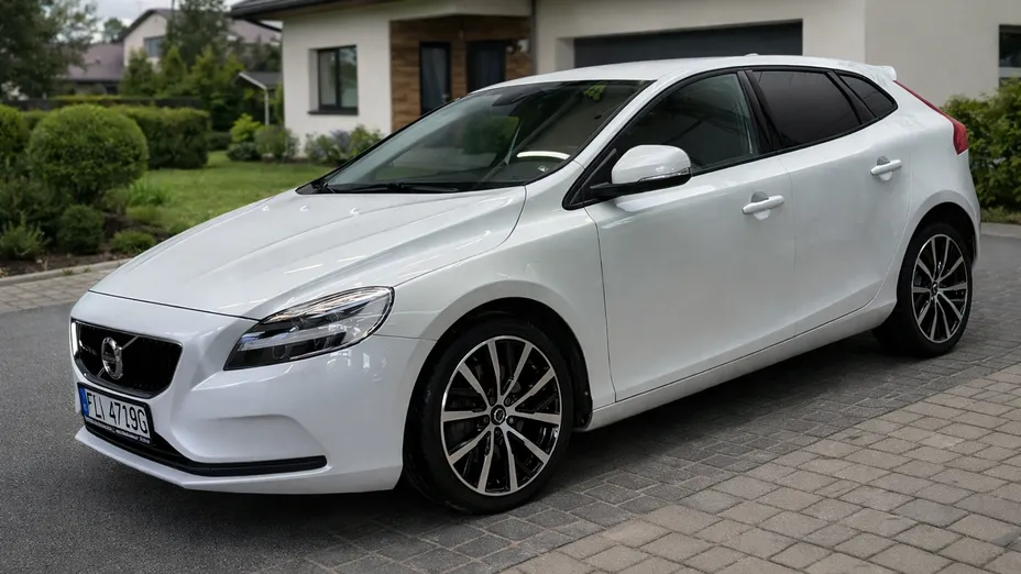 VOLVO V40 V40 CC D3 Momentum aut